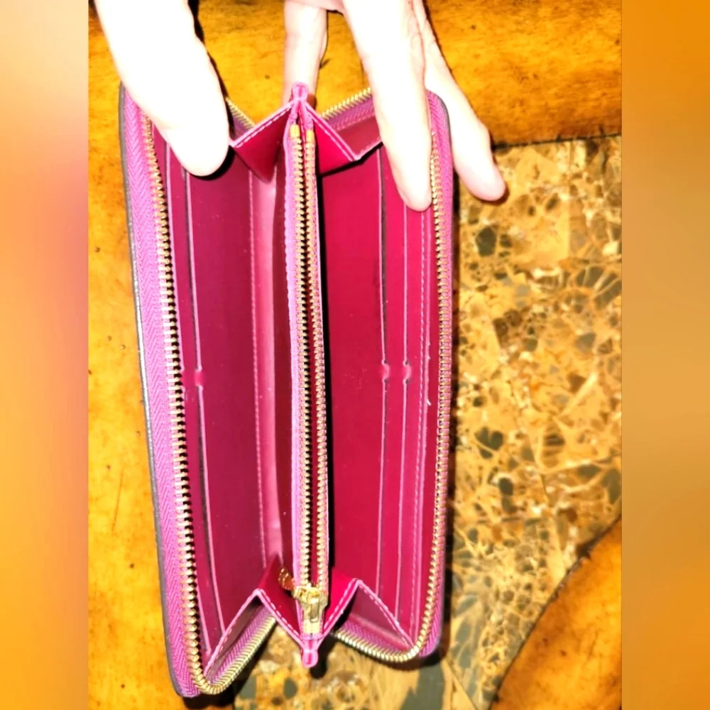 Louis Vuitton Vernis Clemence long zip around wallet - Picture 10 of 11